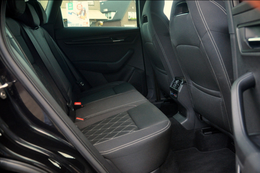 Škoda Karoq 1.5 TSI ACT Sportline Business 150 PK Automaat | Pano | ACC | Trekhaak