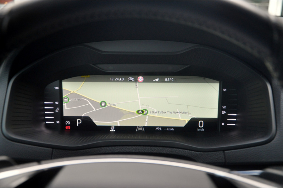 Škoda Karoq 1.5 TSI ACT Sportline Business 150 PK Automaat | Pano | ACC | Trekhaak