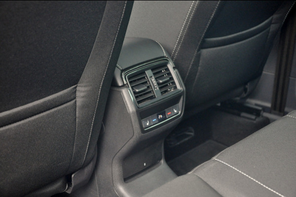 Škoda Karoq 1.5 TSI ACT Sportline Business 150 PK Automaat | Pano | ACC | Trekhaak