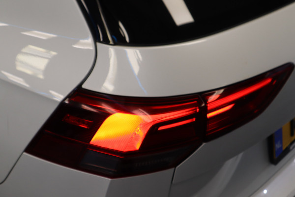 Volkswagen GOLF Variant 1.5 eTSI Life Business ACC Massage stoel 24 maanden garantie mogelijk (*vraag naar de voorwaarden)