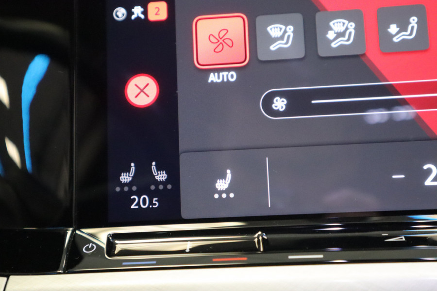 Volkswagen GOLF Variant 1.5 eTSI Life Business ACC Massage stoel 24 maanden garantie mogelijk (*vraag naar de voorwaarden)