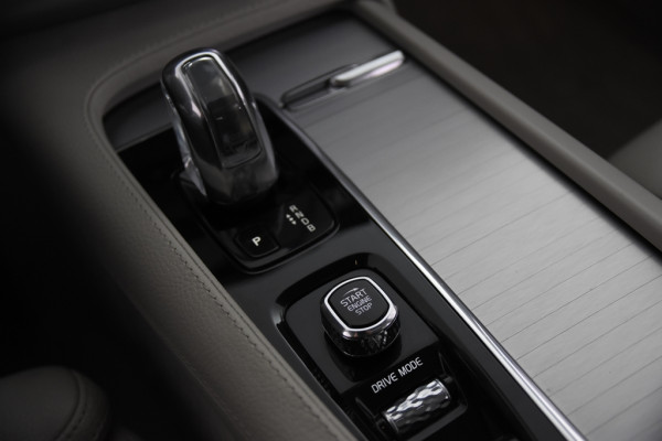 Volvo XC90 2.0 T8 Twin Engine AWD *1ste Eigenaar*7-Zits*Panoramadak*Luchtvering*