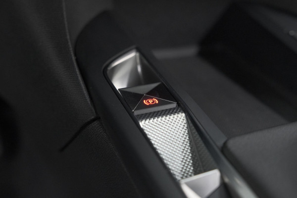 DS DS 3 Crossback PureTech 100 Montmartre | Parkeersensoren | Apple Carplay | Allseason Banden | Navigatie | Climate Control