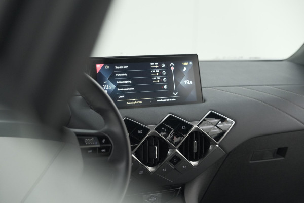 DS DS 3 Crossback PureTech 100 Montmartre | Parkeersensoren | Apple Carplay | Allseason Banden | Navigatie | Climate Control