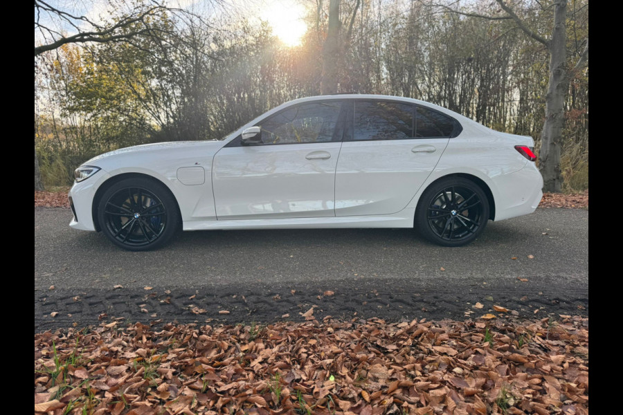 BMW 3-serie 330e M Sport |Head-Up|H&K|Pano|Laser|Driving ass|Winter