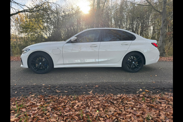 BMW 3-serie 330e M Sport |Head-Up|H&K|Pano|Laser|Driving ass|Winter