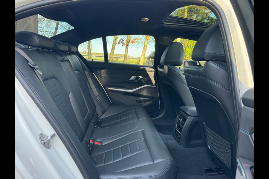 BMW 3-serie 330e M Sport |Head-Up|H&K|Pano|Laser|Driving ass|Winter