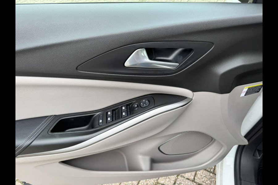 Opel Grandland X 1.2 Turbo Innovation Automaat Cruise control Dodehoek detectie Apple/Android Carplay Climate control