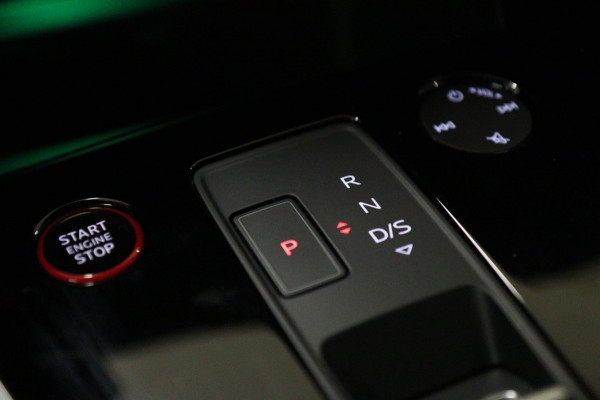 Audi RS 3 SPORTBACK 2.5 TFSI quattro HULK PANO/KERAMISCH/B&O/HUD/CARBONSPOILER/VOL