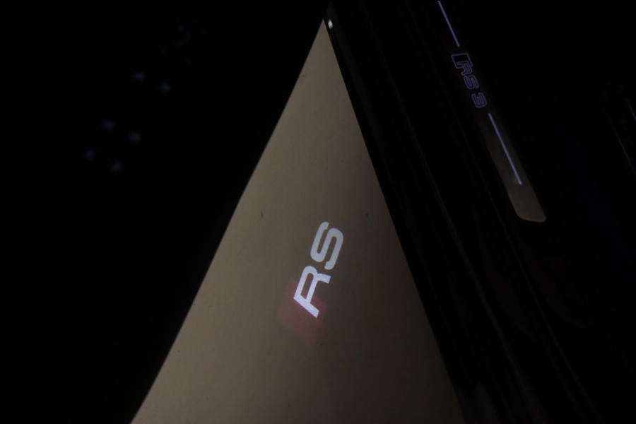 Audi RS 3 SPORTBACK 2.5 TFSI quattro HULK PANO/KERAMISCH/B&O/HUD/CARBONSPOILER/VOL