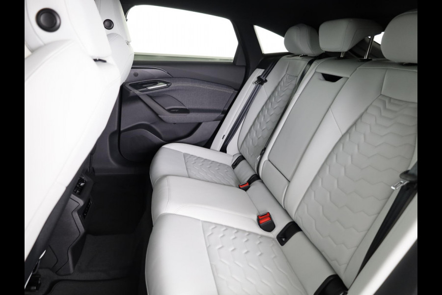 Audi A6 Sportback e-tron S edition 83 kWh | Adaptive luchtvering | Adaptive cruisecontrol | Oled achterlichten | Omgevingscamera's | LM velgen 21" | Winterpakket |
