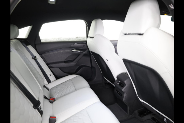 Audi A6 Sportback e-tron S edition 83 kWh | Adaptive luchtvering | Adaptive cruisecontrol | Oled achterlichten | Omgevingscamera's | LM velgen 21" | Winterpakket |