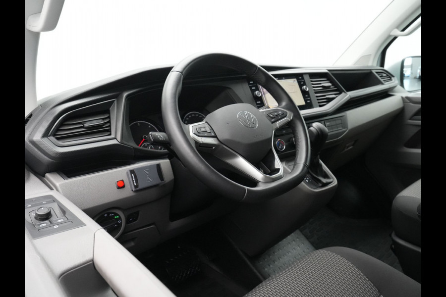 Volkswagen Transporter 2.0 TDI 150pk DSG L2H1 Dubbele Cabine DC Navigatie Camera Trekhaak Cruise PDC