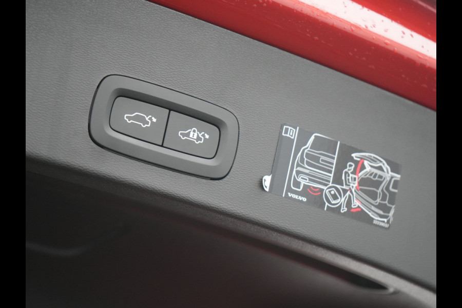 Volvo XC40 T5 Recharge Inscription Plug In Hybrid 262pk Dealer O.H. PHEV | 360 Camera | Sportstoelen Memory & Verwarmd | Stuurwiel Verwarmd | Apple Carplay | Keyless | 19"L.M | Virtual | Navigatie | DAB |