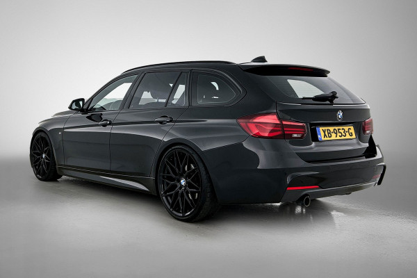 BMW 3 Serie Touring 318i M Sport Edition(NL-auto, Dealer OnderH, Trekhaak, Navi Pro, StoelV, Parkeerhulp, Climate Con, Etc)