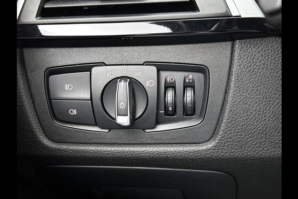 BMW 3 Serie Touring 318i M Sport Edition(NL-auto, Dealer OnderH, Trekhaak, Navi Pro, StoelV, Parkeerhulp, Climate Con, Etc)