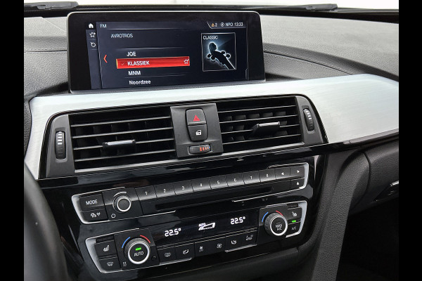 BMW 3 Serie Touring 318i M Sport Edition(NL-auto, Dealer OnderH, Trekhaak, Navi Pro, StoelV, Parkeerhulp, Climate Con, Etc)