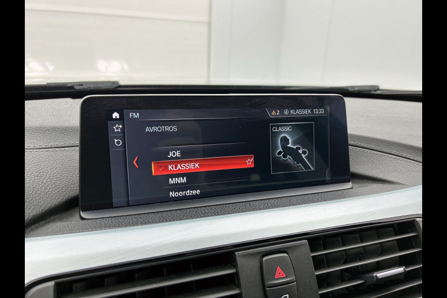 BMW 3 Serie Touring 318i M Sport Edition(NL-auto, Dealer OnderH, Trekhaak, Navi Pro, StoelV, Parkeerhulp, Climate Con, Etc)