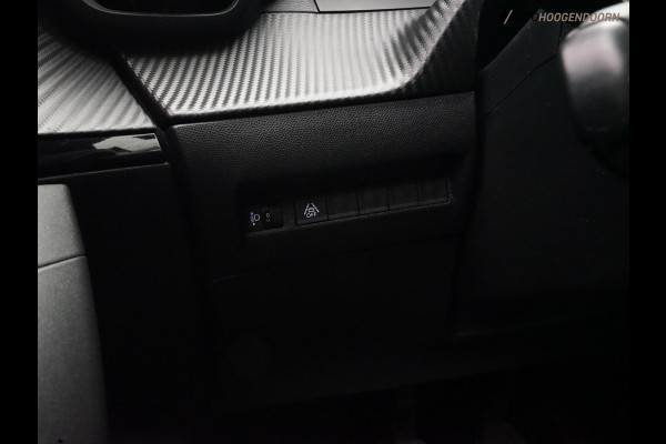 Peugeot 2008 1.2 PureTech Active Deluxe (APPLE CARPLAY,LED,COMFORT-STOELEN,CRUISE,CAMERA,PARKEERSENSOR,NIEUWE APK,TREKHAAK)