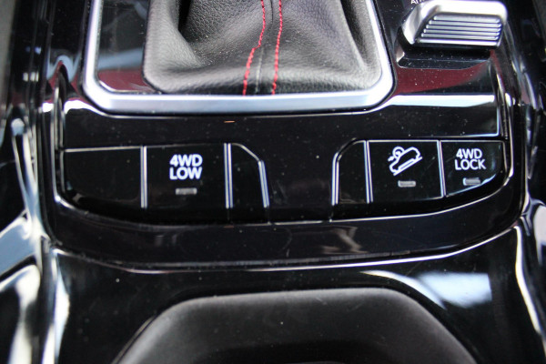 Jeep Compass 4xe 240PK PHEV TRAILHAWK AUTOMAAT | NAVIGATIE | ACHTERUIRIJ  CAMERA | DRAADLOOS APPLE CARPLAY / ANDROID AUTO | DIGITALE COCKPIT | LED KOPLAMPEN / ACHTERLICHTEN | LED MIST LAMPEN | 17" OFF-ROAD LICHTMETALEN VELGEN | ALL SEASON BANDEN | DRAADLOOS LADEN | ADAPTIVE CRUISE / CRUISE CONTROL | TREKHAAK | 4 WIELAANDRIJVING | PARKEERSENSOREN VOOR / ACHTER |