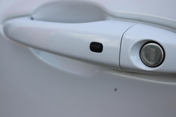 Jeep Compass 4xe 240PK PHEV TRAILHAWK AUTOMAAT | NAVIGATIE | ACHTERUIRIJ  CAMERA | DRAADLOOS APPLE CARPLAY / ANDROID AUTO | DIGITALE COCKPIT | LED KOPLAMPEN / ACHTERLICHTEN | LED MIST LAMPEN | 17" OFF-ROAD LICHTMETALEN VELGEN | ALL SEASON BANDEN | DRAADLOOS LADEN | ADAPTIVE CRUISE / CRUISE CONTROL | TREKHAAK | 4 WIELAANDRIJVING | PARKEERSENSOREN VOOR / ACHTER |