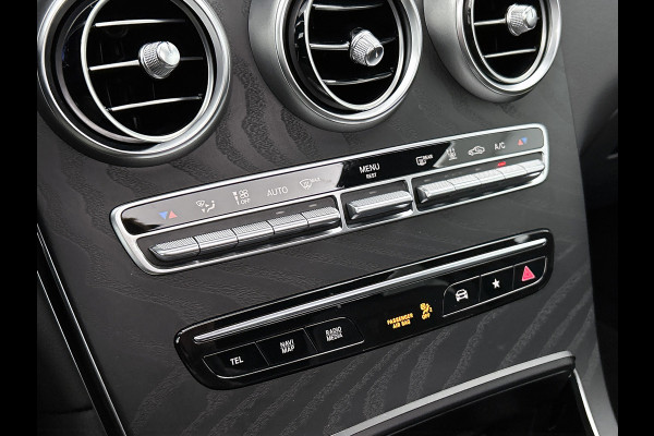 Mercedes-Benz GLC Coupé 300 e 4MATIC Business Solution AMG | 360 Camera | Memory Seats | Sfeerverlichting | Treeplanken | Trekhaak |  Navigatie | Schuifdak | 24 Maanden Mercedes-Benz Certified Garantie.
