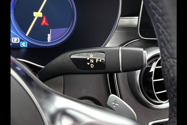 Mercedes-Benz GLC Coupé 300 e 4MATIC Business Solution AMG | 360 Camera | Memory Seats | Sfeerverlichting | Treeplanken | Trekhaak |  Navigatie | Schuifdak | 24 Maanden Mercedes-Benz Certified Garantie.