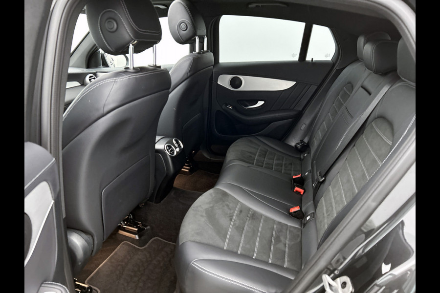 Mercedes-Benz GLC Coupé 300 e 4MATIC Business Solution AMG | 360 Camera | Memory Seats | Sfeerverlichting | Treeplanken | Trekhaak |  Navigatie | Schuifdak | 24 Maanden Mercedes-Benz Certified Garantie.
