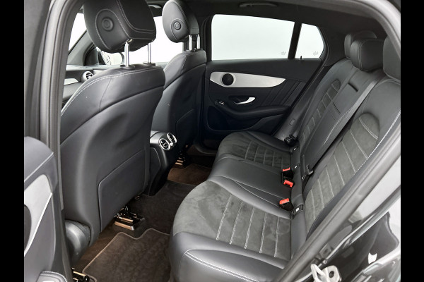 Mercedes-Benz GLC Coupé 300 e 4MATIC Business Solution AMG | 360 Camera | Memory Seats | Sfeerverlichting | Treeplanken | Trekhaak |  Navigatie | Schuifdak | 24 Maanden Mercedes-Benz Certified Garantie.