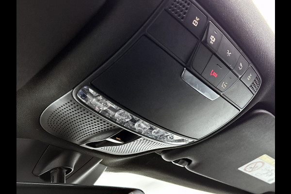 Mercedes-Benz GLC Coupé 300 e 4MATIC Business Solution AMG | 360 Camera | Memory Seats | Sfeerverlichting | Treeplanken | Trekhaak |  Navigatie | Schuifdak | 24 Maanden Mercedes-Benz Certified Garantie.