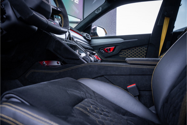 Lamborghini Urus 4.0 V8 Performante - Full Carbon | Full PPF | Akrapovic | B&O Adv. | Stoelkoeling & Massage