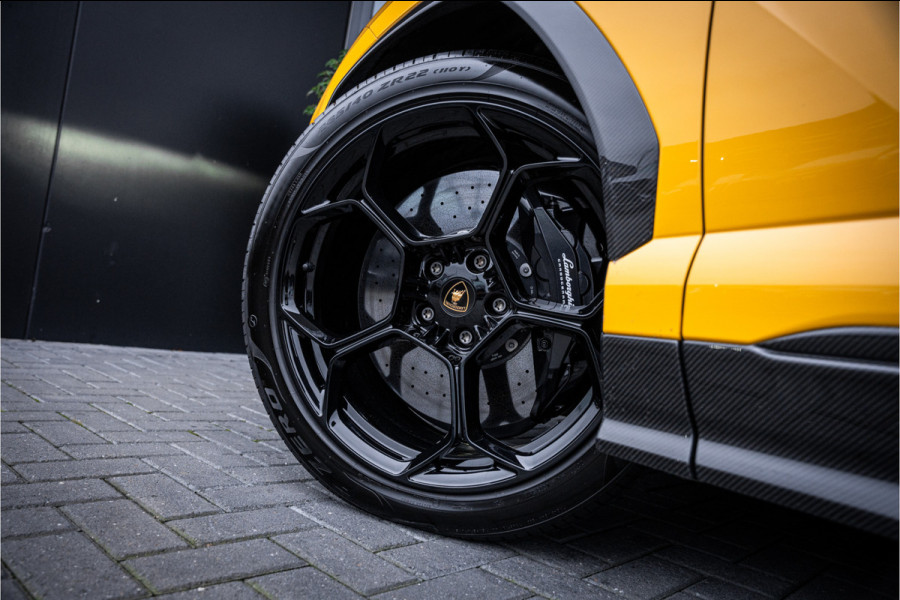 Lamborghini Urus 4.0 V8 Performante - Full Carbon | Full PPF | Akrapovic | B&O Adv. | Stoelkoeling & Massage