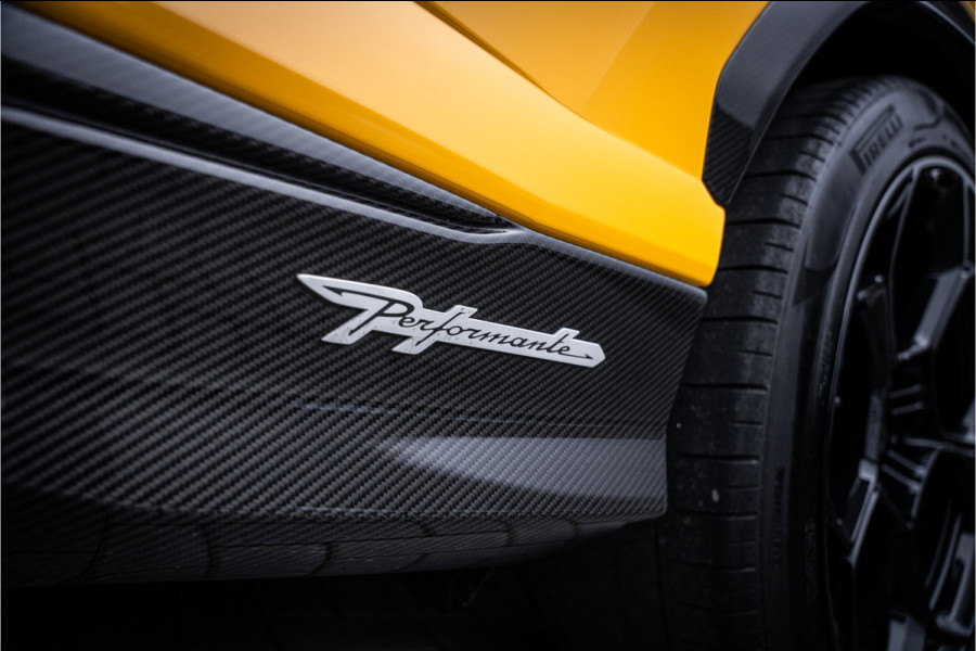Lamborghini Urus 4.0 V8 Performante - Full Carbon | Full PPF | Akrapovic | B&O Adv. | Stoelkoeling & Massage