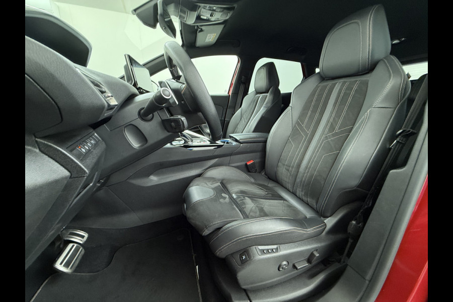 Peugeot 3008 1.6T 225pk AUT-8 GT Pack HYbrid Leer/Alcantara+Elektr.+Verwarmd Trekhaak Navi360°Camera Apple Carplay Android Ecc HiFi Premium FOCAL® Zwarte Hemel Lane Assist Dodehoekwaarschuwing 1e Eigenaar Origineel Nederlandse Auto Nieuwprijs €51.858,-