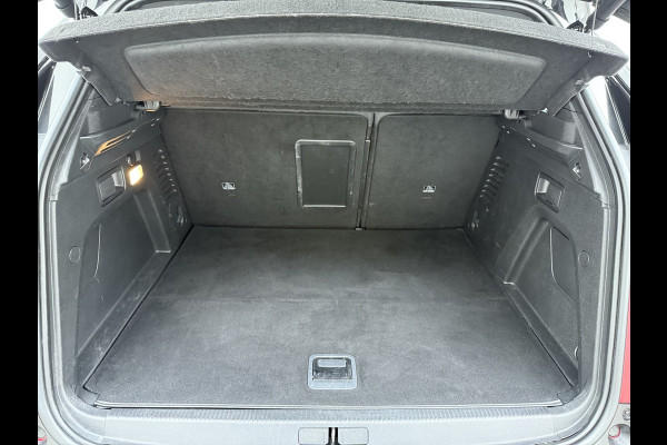 Peugeot 3008 1.6T 225pk AUT-8 GT Pack HYbrid Leer/Alcantara+Elektr.+Verwarmd Trekhaak Navi360°Camera Apple Carplay Android Ecc HiFi Premium FOCAL® Zwarte Hemel Lane Assist Dodehoekwaarschuwing 1e Eigenaar Origineel Nederlandse Auto Nieuwprijs €51.858,-