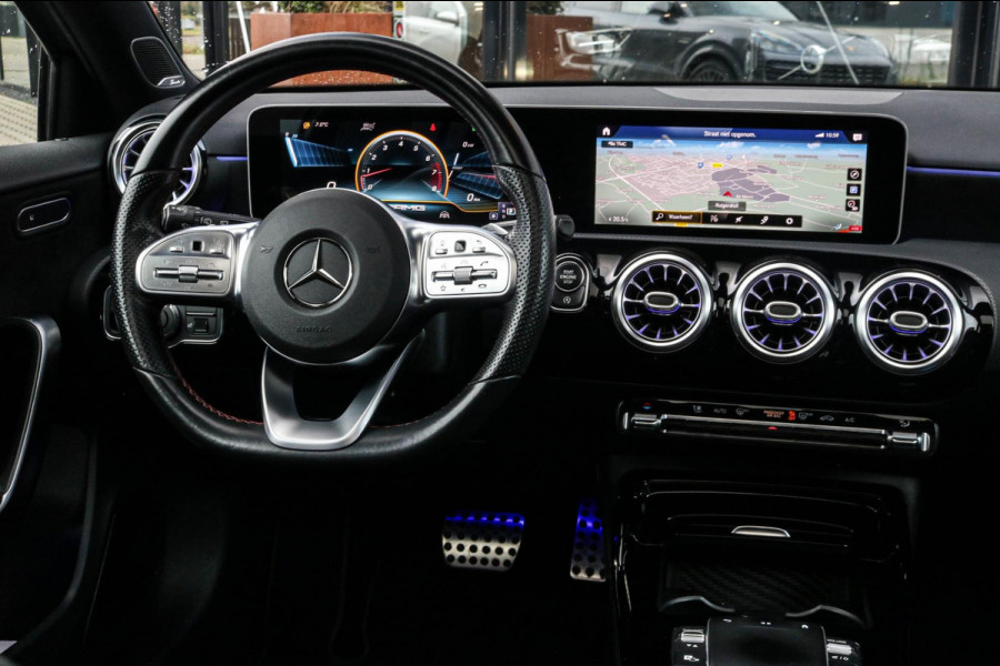 Mercedes-Benz A-Klasse AMG 35 4MATIC - PANO - BURMESTER - DEALER ONDERHOUDEN - ASSISTENTIEPAKKET - CARPLAY - A35 - EDITION ONE