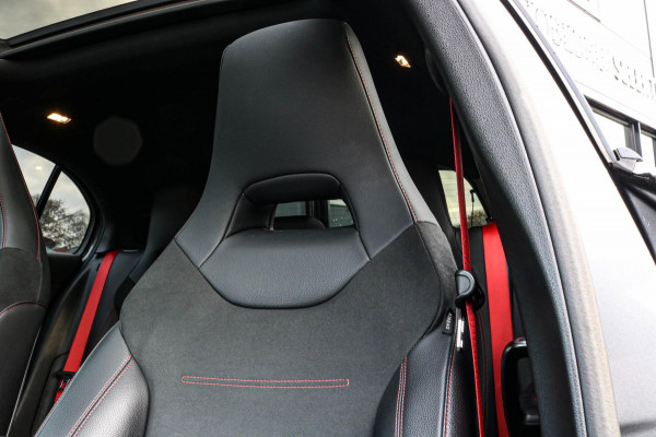 Mercedes-Benz A-Klasse AMG 35 4MATIC - PANO - BURMESTER - DEALER ONDERHOUDEN - ASSISTENTIEPAKKET - CARPLAY - A35 - EDITION ONE