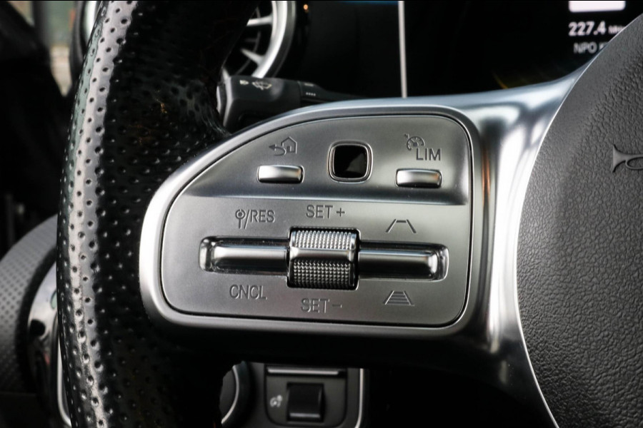 Mercedes-Benz A-Klasse AMG 35 4MATIC - PANO - BURMESTER - DEALER ONDERHOUDEN - ASSISTENTIEPAKKET - CARPLAY - A35 - EDITION ONE