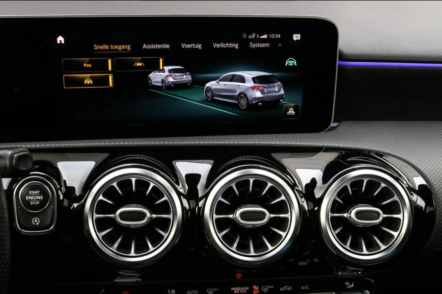 Mercedes-Benz A-Klasse AMG 35 4MATIC - PANO - BURMESTER - DEALER ONDERHOUDEN - ASSISTENTIEPAKKET - CARPLAY - A35 - EDITION ONE