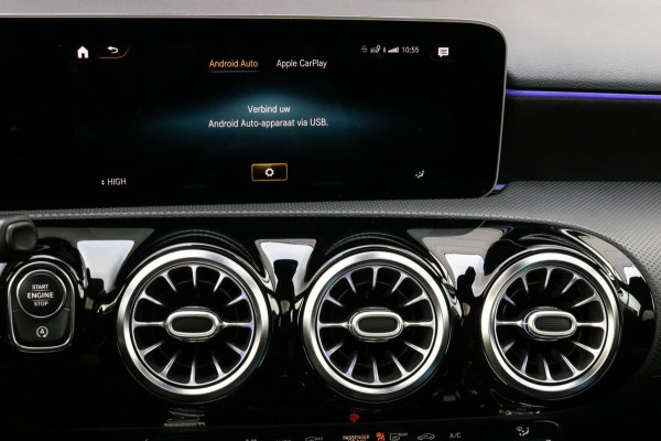 Mercedes-Benz A-Klasse AMG 35 4MATIC - PANO - BURMESTER - DEALER ONDERHOUDEN - ASSISTENTIEPAKKET - CARPLAY - A35 - EDITION ONE