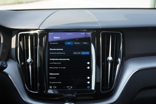 Volvo XC60 2.0 T6 LongRange Plug-in Hybrid AWD 350 PK Inscription Expression, Leder, Panoramadak, Camera,