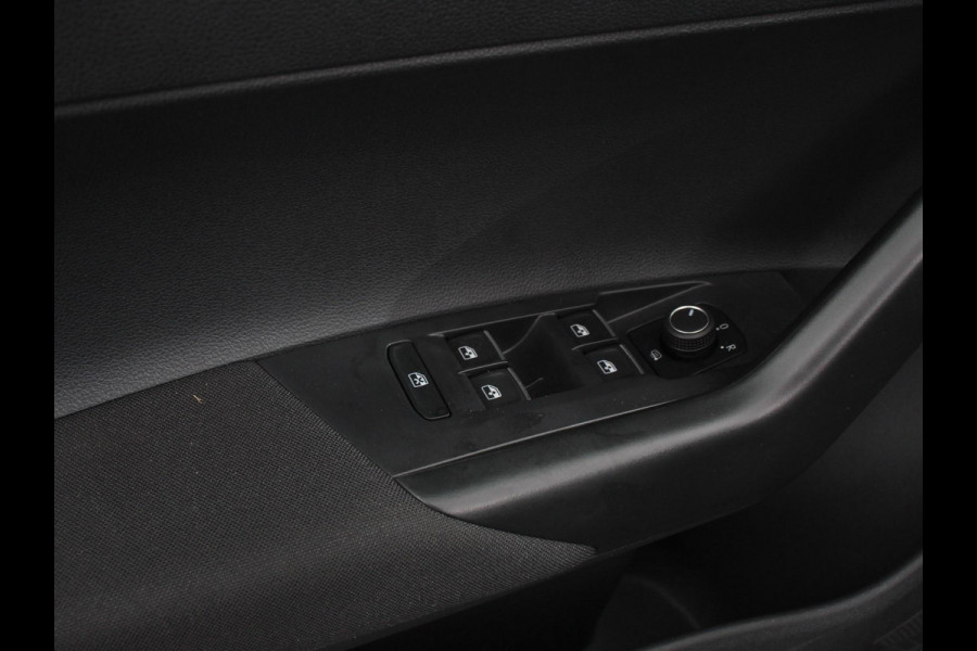 Volkswagen Polo 1.0 TSI Move | Navigatie App Connect / Android Auto / Apple Carplay Climate Control Parkeer sensoren Lichtmetalen Velgen Dab Digitale Cockpit