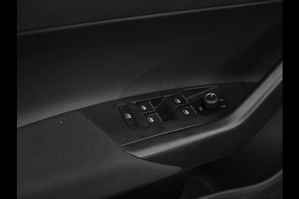 Volkswagen Polo 1.0 TSI Move | Navigatie App Connect / Android Auto / Apple Carplay Climate Control Parkeer sensoren Lichtmetalen Velgen Dab Digitale Cockpit