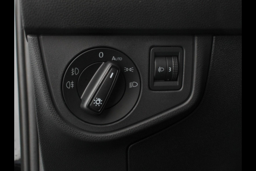 Volkswagen Polo 1.0 TSI Move | Navigatie App Connect / Android Auto / Apple Carplay Climate Control Parkeer sensoren Lichtmetalen Velgen Dab Digitale Cockpit