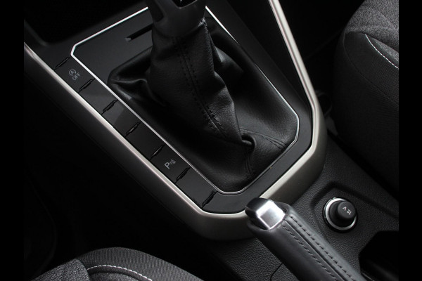 Volkswagen Polo 1.0 TSI Move | Navigatie App Connect / Android Auto / Apple Carplay Climate Control Parkeer sensoren Lichtmetalen Velgen Dab Digitale Cockpit