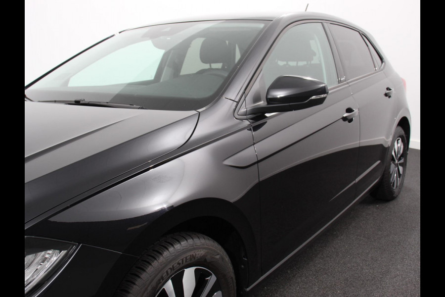 Volkswagen Polo 1.0 TSI Move | Navigatie App Connect / Android Auto / Apple Carplay Climate Control Parkeer sensoren Lichtmetalen Velgen Dab Digitale Cockpit