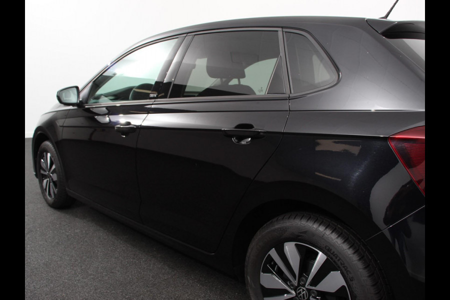 Volkswagen Polo 1.0 TSI Move | Navigatie App Connect / Android Auto / Apple Carplay Climate Control Parkeer sensoren Lichtmetalen Velgen Dab Digitale Cockpit
