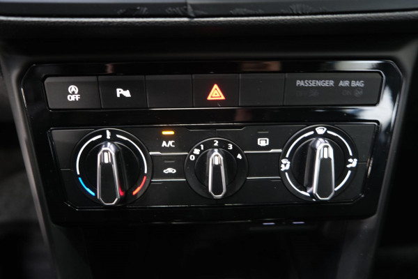 Volkswagen T-Cross 1.0 TSI Life Automaat - N.A.P. Airco, Cruise, Navi, PDC.