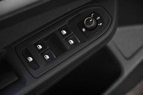 Volkswagen Golf Variant 1.0 eTSI Life *1ste Eigenaar*Ambiente*Trekhaak*