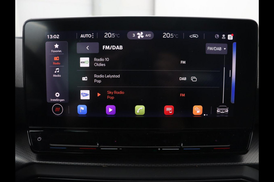 Seat Leon 1.0 TSI Style Intens | Camera | Carplay | Adaptive cruise | Navigatie | DAB | Full LED | Park Assist | Bluetooth | Climate control